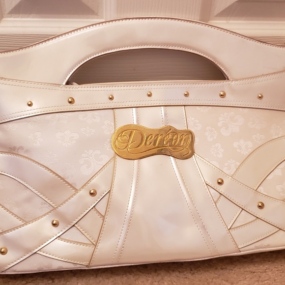 House of Dereon Handbags - House Of Dereon White Handle Bag